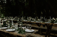 07 The wedding reception space was an outdoor one done with neutral florals and greenery
