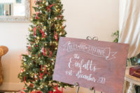 10 What can be cozier than a Christmas wedding with a traditional color scheme