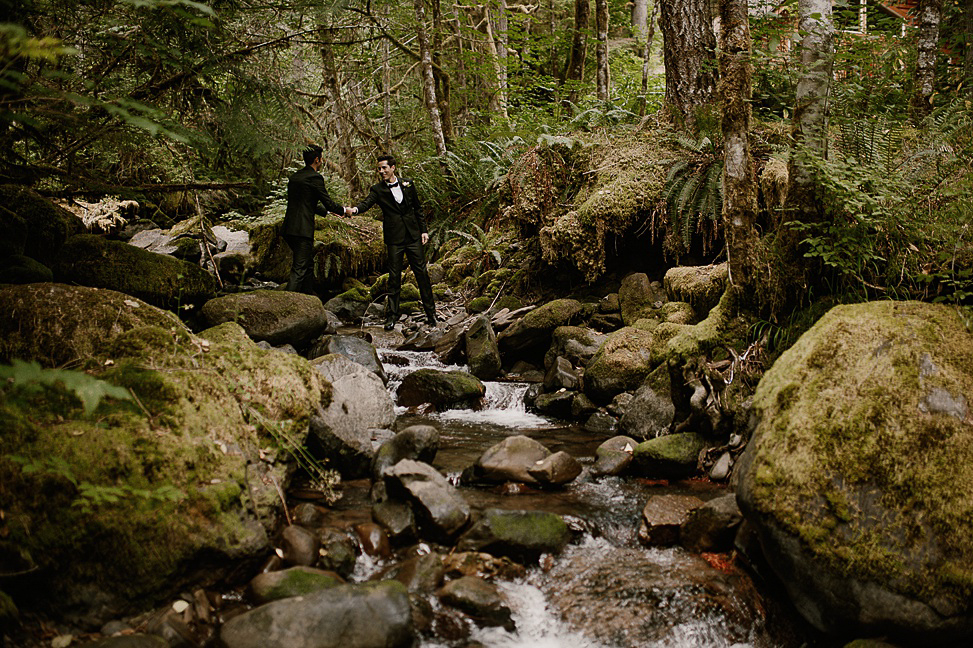 They chose a gorgeous forest location to have their wedding