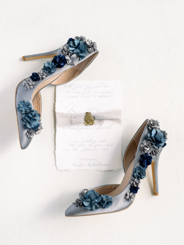 Look at these blue wedding shoes with 3D flowers, aren't they gorgeous