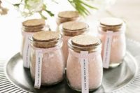 06 Himalalyan salt is a healthy and cool idea, this is a functional wedding favor