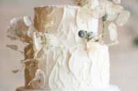 07 a gorgeous textural wedding cake done with lunaria is ideal for a spring wedding or if you want a refined touch