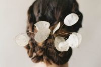 09 add some lunaria to your hairstyle to make it airy, unique and totally beautiful