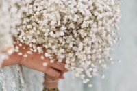 03 a baby’s breath bridesmaid bouquet isn’t only classics, now it’s a hot trend