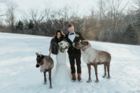 06 How do you love these wedding portraits with two North Pole deer