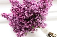 06 an aromatic lilac wedding bouquet is all you need to pull off your spring bridal look