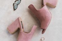 07 pink mules are a chic idea for a modern bride, they will give you a trendy feel and a girlish touch with their color