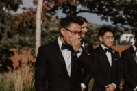 20 the first look at the ceremony makes the groom cry – this is so heartwarming, so touching, so full of love