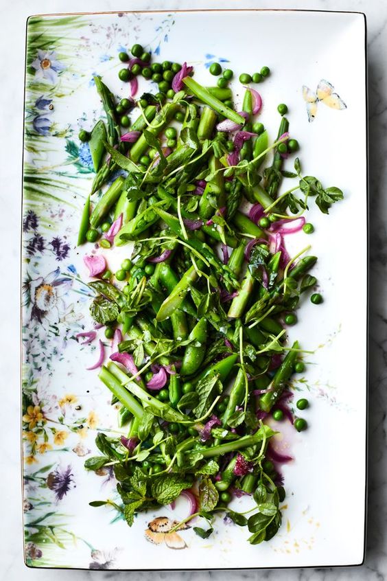 asparagus, pea and mint salad is a very fresh idea, which embraces all the seasonal elements of spring
