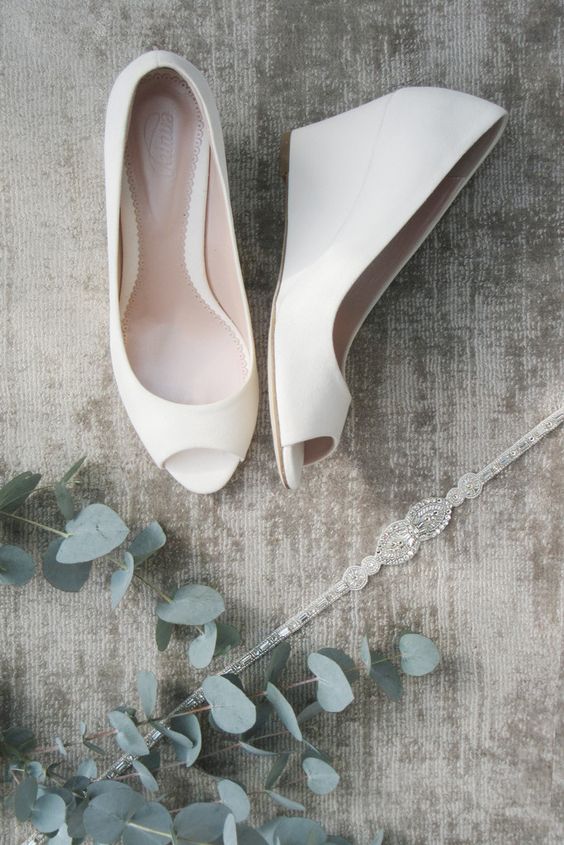 white lace peep toe wedges are ideal for a minimalist bride and will bring much comfort