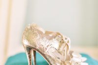 04 The bride was rockign stunning gold wedding shoes with roses on them and cutouts