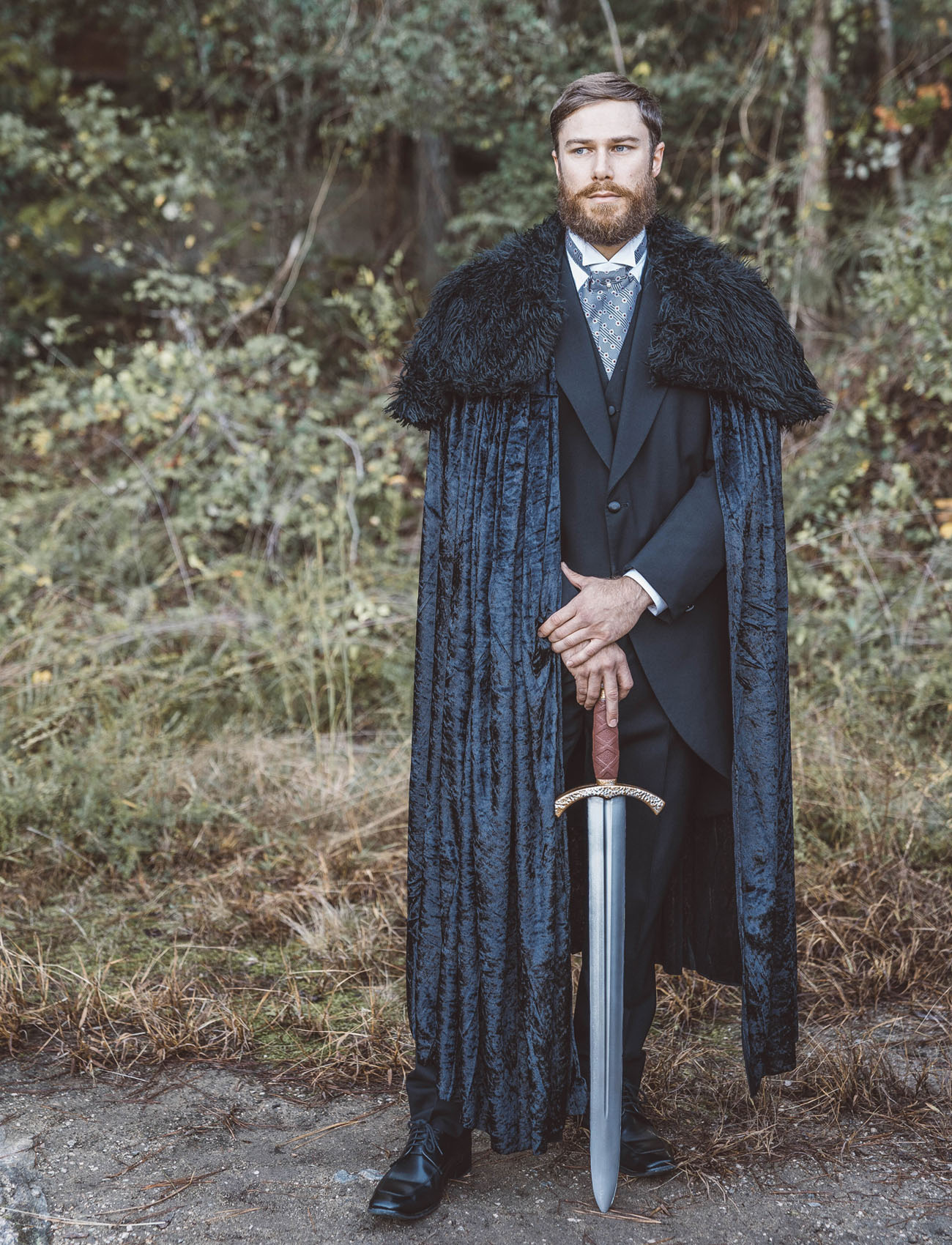 The groom may add a fur coverup and a sword to his look to remind of Jon Snow