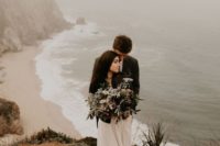 06 a beautiful foggy cliffside elopement in Big Sur is a fantastic idea with gorgeous views
