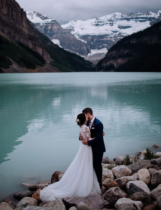 turquoise waters of this lake are fantastic as a backdrop for wedding portraits