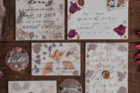 02 Pressed flowers were first represented in wedding invitations