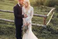 01 This beautiful couple went for a boho rustic wedding in a barn, with only 35 guests and a budget of 20,000 USD
