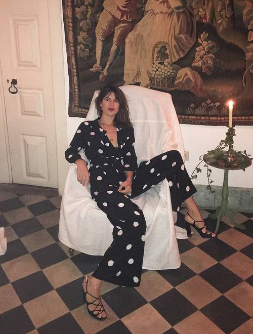 a black and white polka dot jumpsuit and strappy shoes - you need nothing else to look fantastic