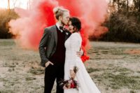 separate your couple from the rest of the space with a bright smoke cloud behind