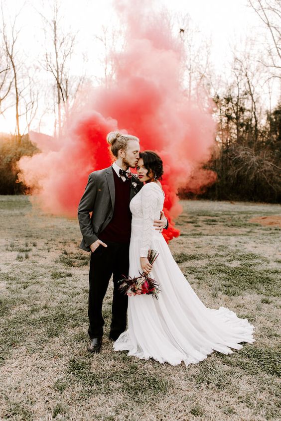 separate your couple from the rest of the space with a bright smoke cloud behind