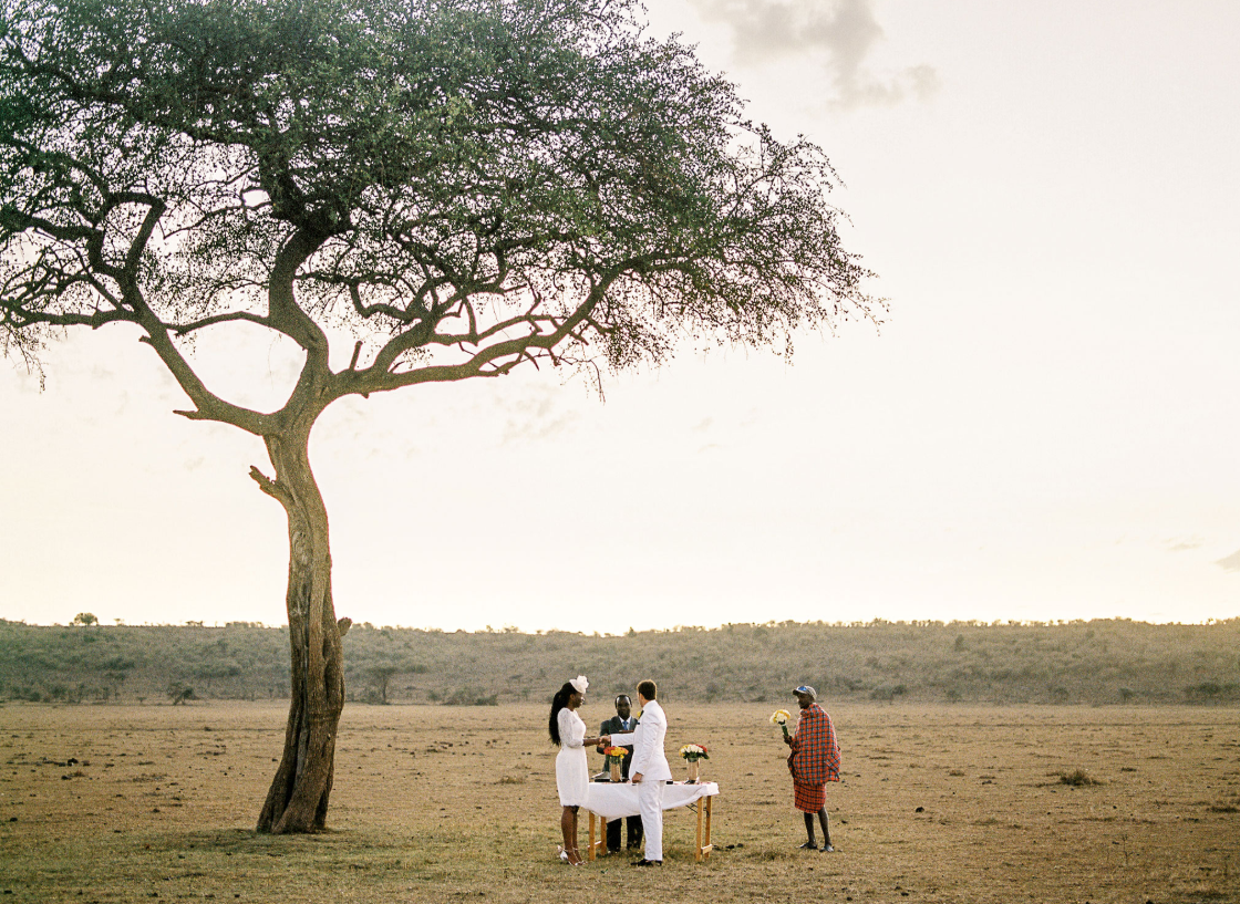 The couple were exchanging the vows under a big tree