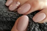 nude wedding nails with copper foil on the ring nail are amazing for a wedding in spring or summer
