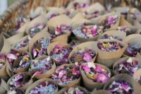 06 use dried petals instead of usual confetti or other stuff, which isn’t eco-friendly at all