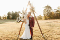 01 This gold boho wedding was filled with pampas grass, amber touches and lush neutral floral designs