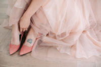 03 She finished her look with pretty coral shoes that belonged to her grandmother