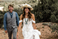01 This pretty couple went for a boho western wedding in New Mexico
