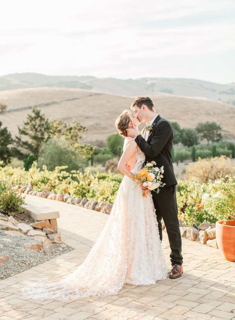 This wedding editorial was inspired by the Californian sunshine and was filled with yellow and mustard touches