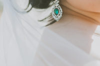 07 beautiful emerald wedding earrings inspired by vintage designs look very chic and very elegant and add color
