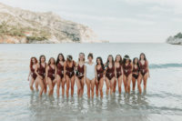 01 This wedding shoot took place on a Mediterranean beach, and the participants were 12 synchronized swimmers, who were the bride and bridesmaids