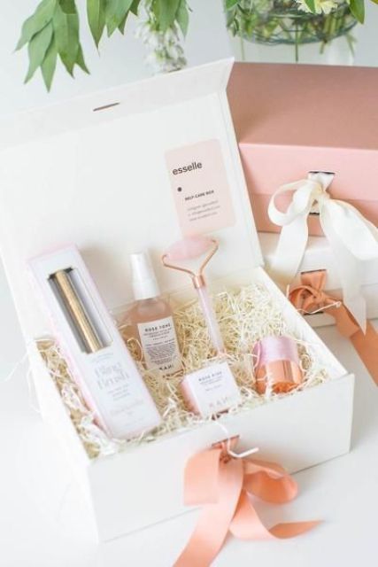 a gorgeous beauty kit with everything to pamper yourself is ideal for a bachelorette