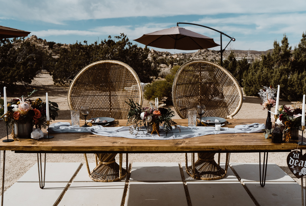 A stylish desert sweetheart table decor