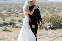 01 This beautiful couple went for a lovely festival desert wedding hiring an Airbnb
