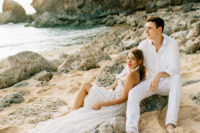 10 The couple went to the beach for wedding portraits