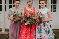 06 The bridesmaids were wearing mismatching looks with tees and midi skirts