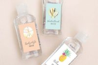 10 offer sanitizers with aromas that match your wedding, for example, sea ones for a seaside wedding