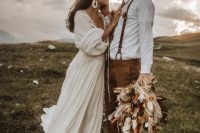 01 This real life couple was shot for a boho elopement in the Italian Dolomites