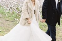 a neutral faux fur coat is a perfect solution for a fall or winter bridal look, it will match most of outfits