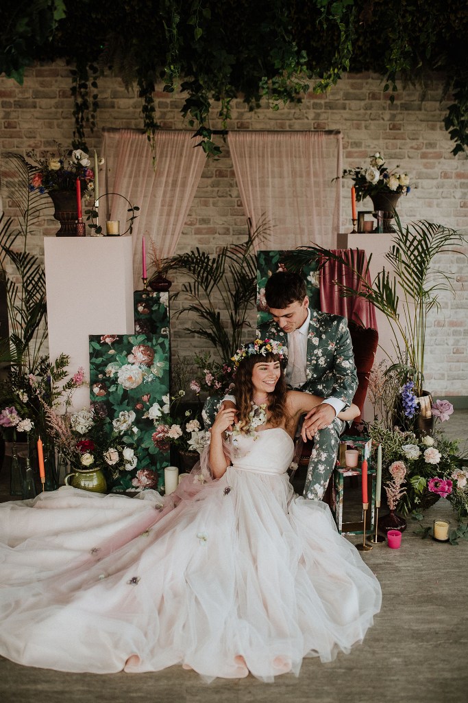 Bright Botanical Wedding Shoot With Blooming Accessories