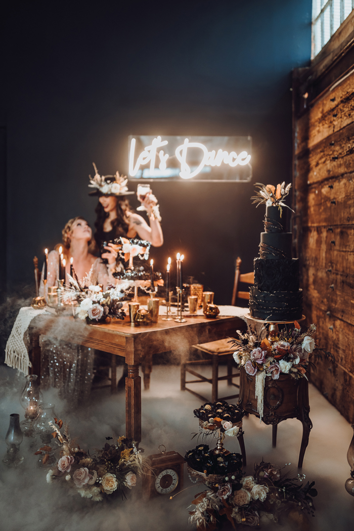 What a refined and moody wedding, with a strong Halloween feel