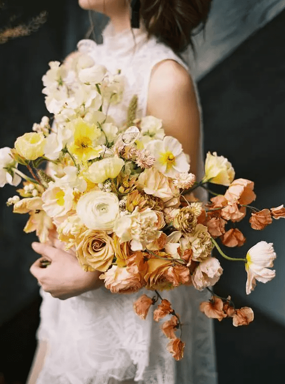 a gorgeous ombre wedding bouquet