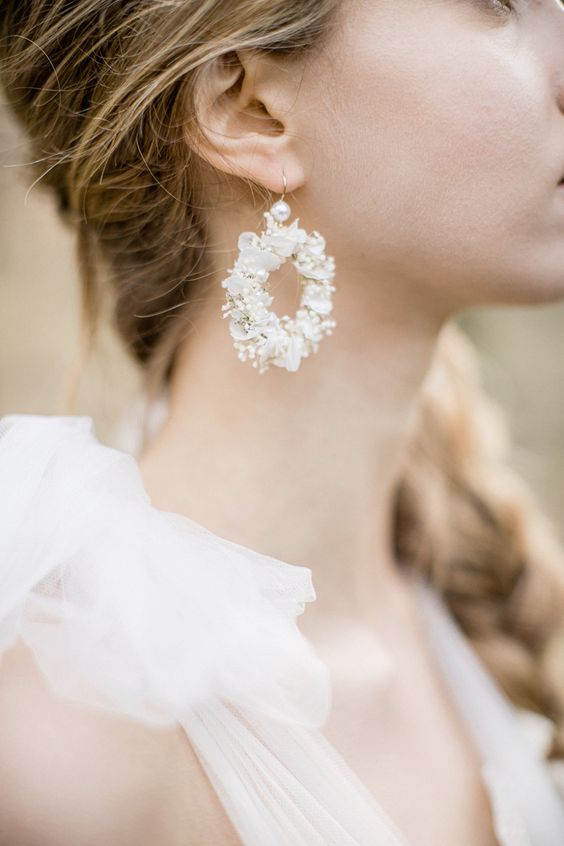 very chic and delicate white flower hoop earrings with pearls will make your wedding outfit fantastic and jaw-dropping