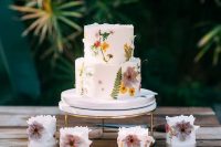 a lovely spring wedding cake design