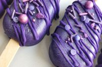41 purple cakesicles with sugar beads and confetti are amazing for a bold and cool wedding with a touch of color, they can be alternative to a wedding cake