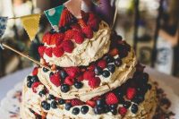 a stylish summwer wedding cake