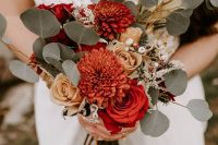 a simple yet lovely fall wedding bouquet