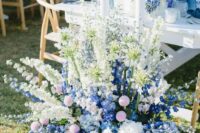 36 gorgeous floral wedding decor done with white and blue delphinium and pink flowers is a fantastic idea for a pastel-infused wedding