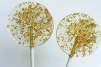 06 clear lollipops with gold glitter inside are amazing for any glam wedding